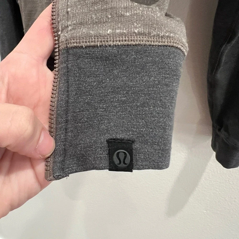 Lululemon Sweatshirt Mens M/L Gray Raglan Sleeve Side Zip Pullover